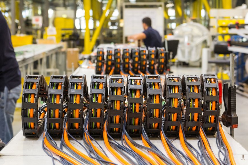 readychains accelerate productivity for machine and plant builders
